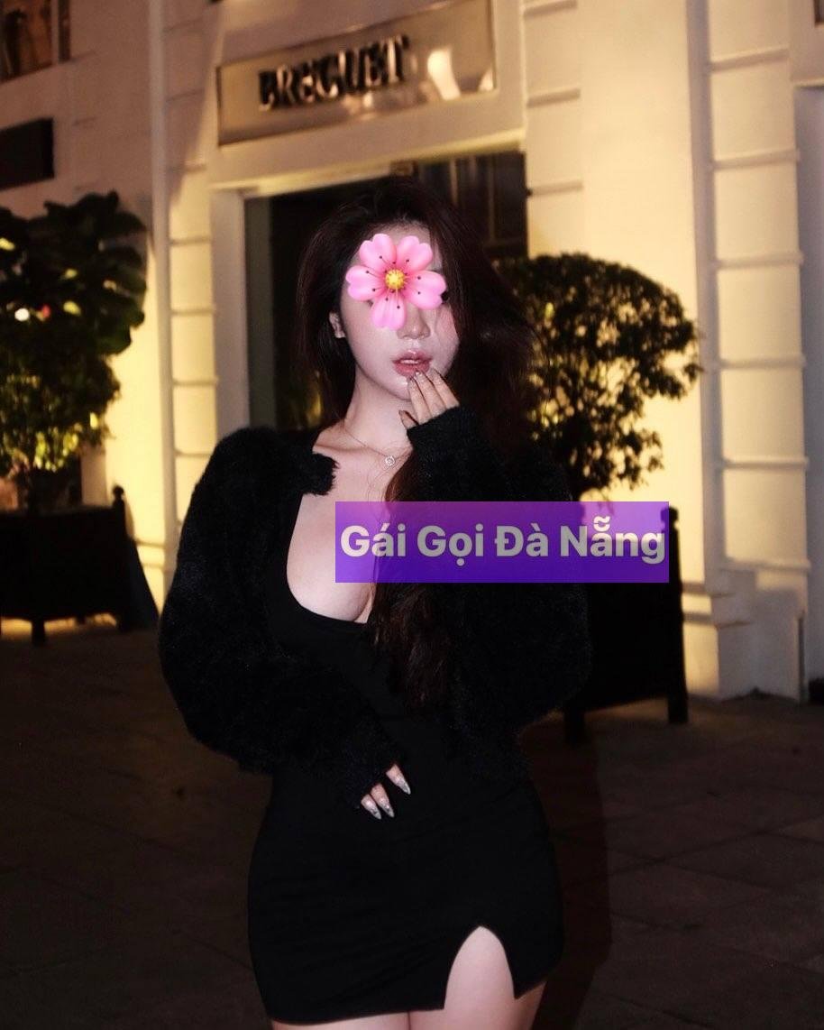 Lan Trinh– Khám Phá Vẻ Đẹp của Gái Mới Lớn Với Body Cực Nuột